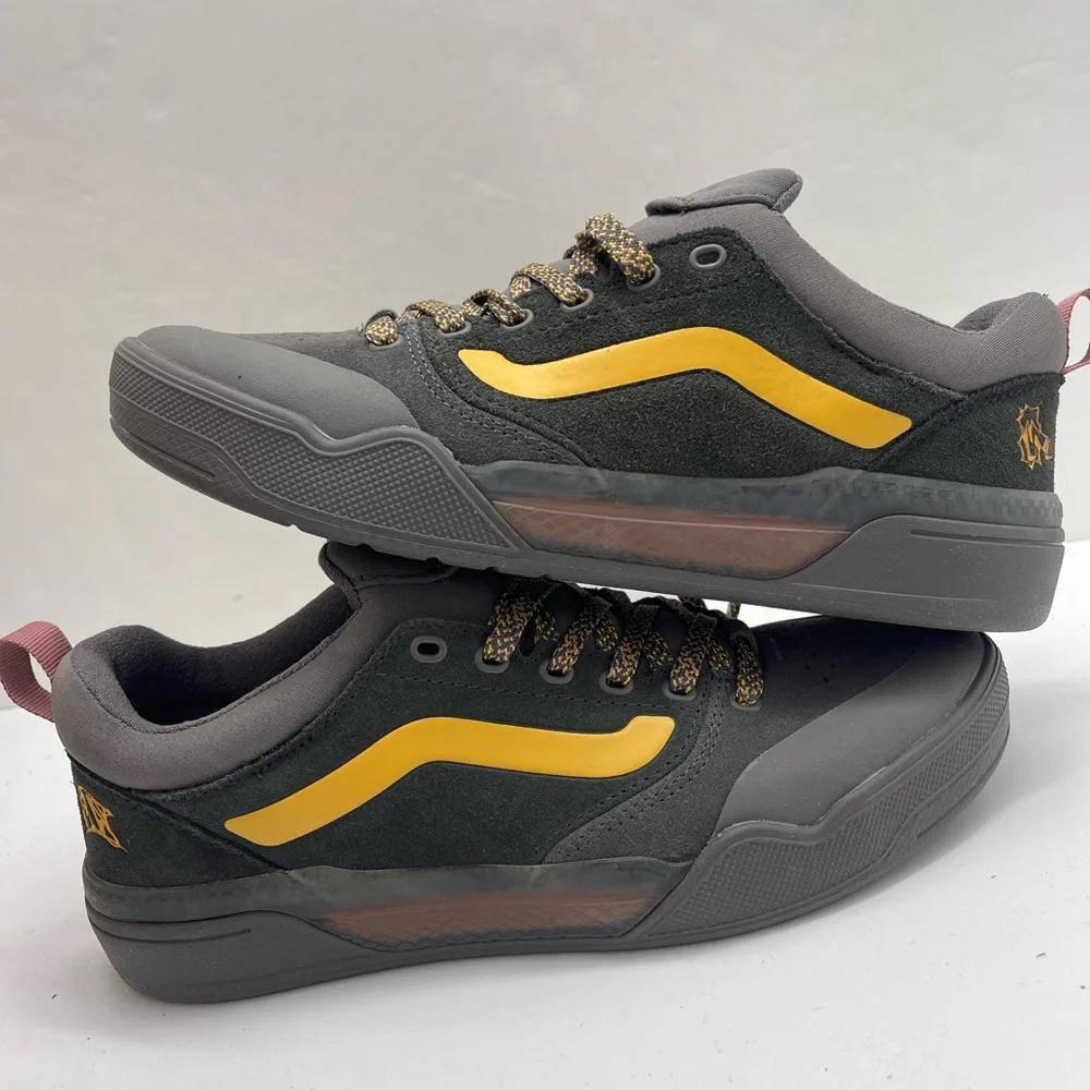 Vans Men’s 8 Bmx Peak
Lewis Mills Charcoal Grey
VN0A2Z3UH91 Sneakers - Picture 11 of 16